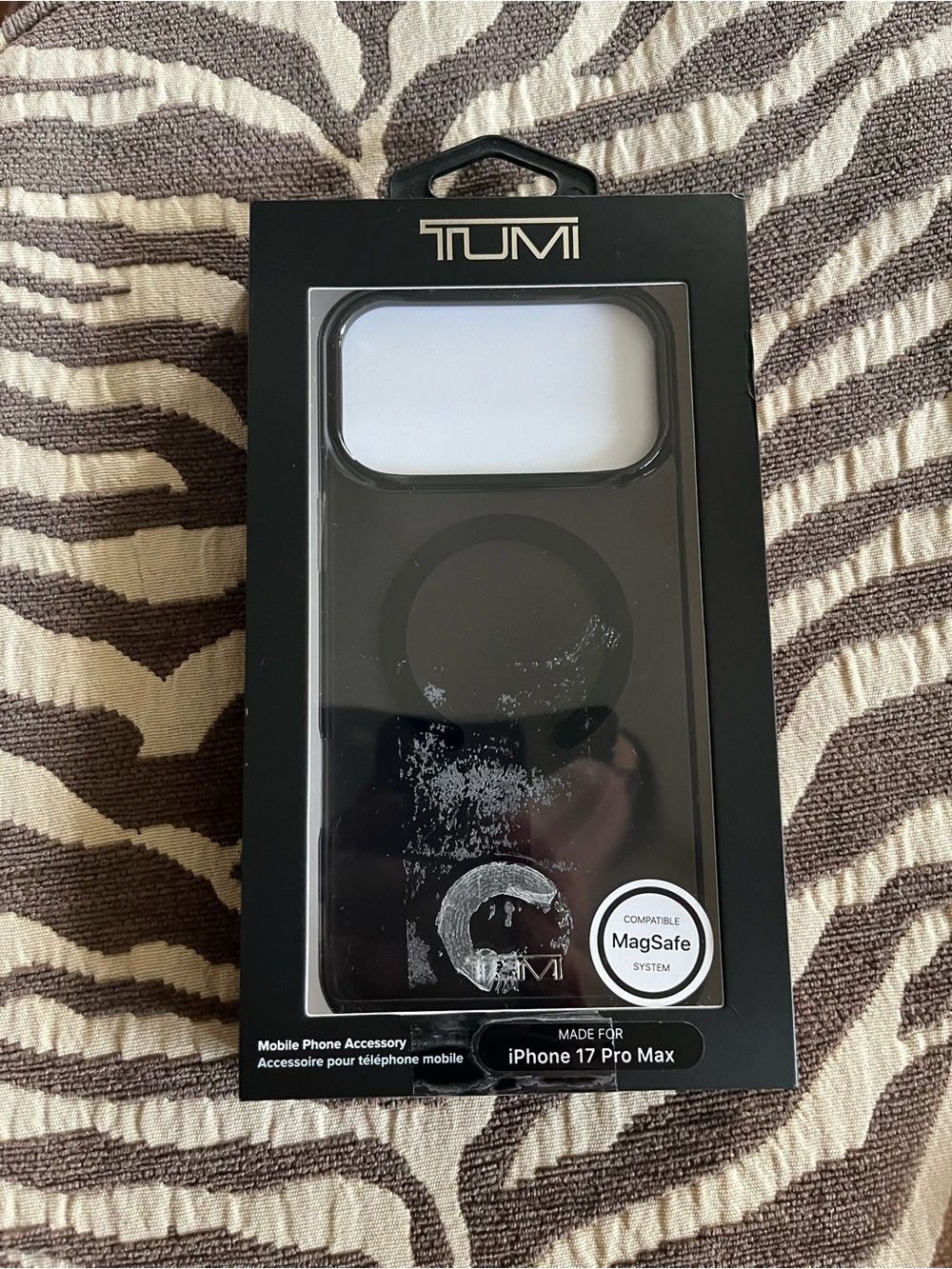 Tumi Black MagSafe-Compatible Phone Case for iPhone 17 Pro Max (Black)